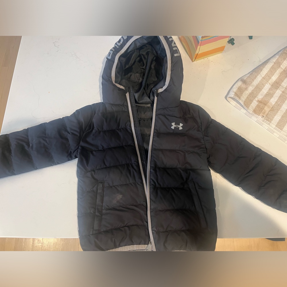 Toddler 4T Under Armour Black Puffer Coat 
Good condition